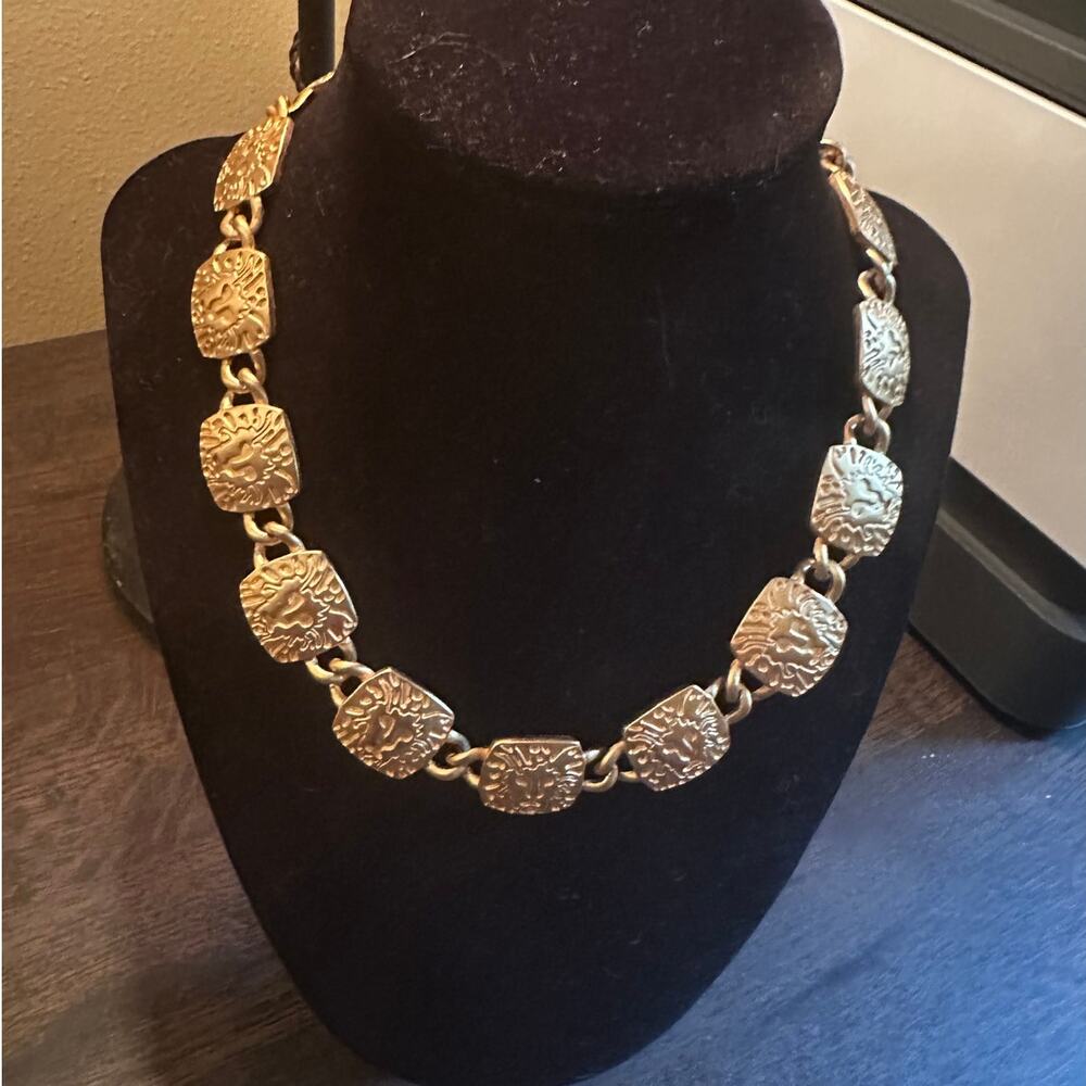 VINTAGE 90'S ANNE KLEIN SIGNATURE LOGO GOLD CHOKER; 16"
